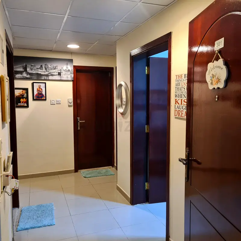 Apartment Executive Ladies bedspace sharing with family Sharjah