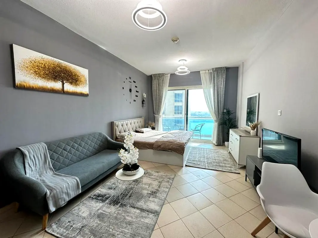 Apartment BEST SUMMER DEAL IN TOWN NOW Pay Rent Monthly Super