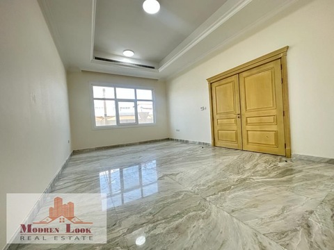 European Community Magnificent 2 Bedrooms Hall Spacious Kitchen 2 Washrooms On Prime Location In Kca