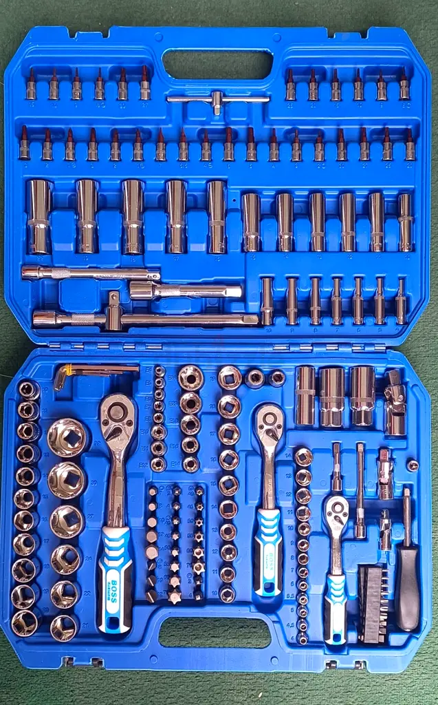 Boss 172 pices Hand tool Set63220822602370112