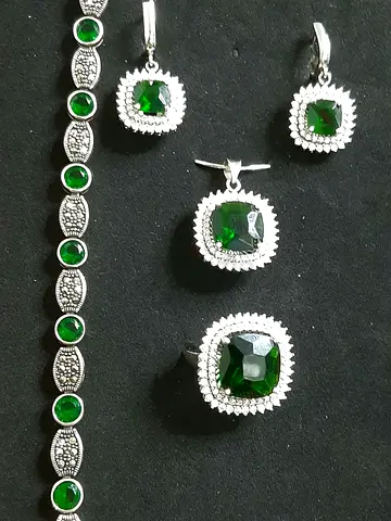 Woman Italia silver jewelry Set of 5 pcs. New