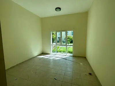 Next To Metro Large One Bed Available For Rent