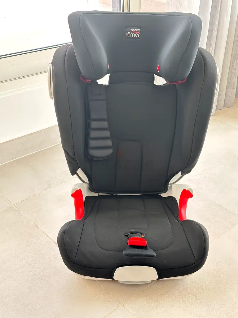 Britax Romer car seat age 4 to 12 years دوبيزل