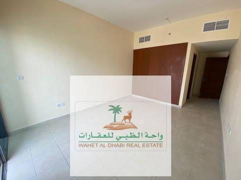 Apartments_for_annual_rent_in_sharjah Al Khan Three Master Rooms And One Hall, 1 Master Maids R