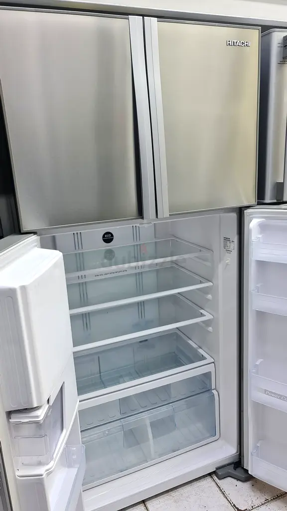 Hitachi 4 door fridge water dispenser دوبيزل