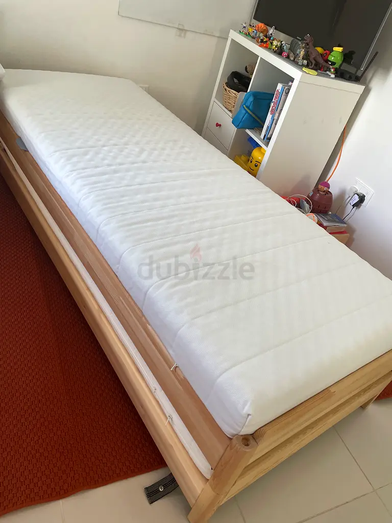 Stackable beds with mattresses