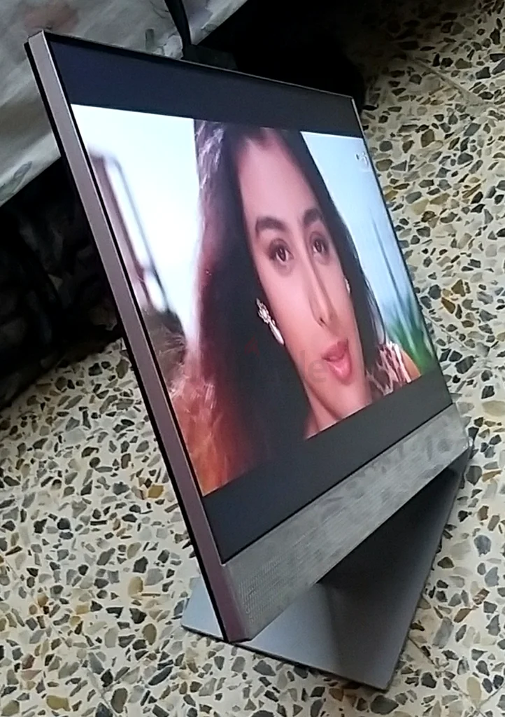 شاشة HP بحجم 24 بوصة، بإطار ضيق، عرض IPS، شاشة LED بدقة FHD مع كاميرا ومكبر صوت + حامل هيدروليكي، الموديل رقم E243M63257635421699112