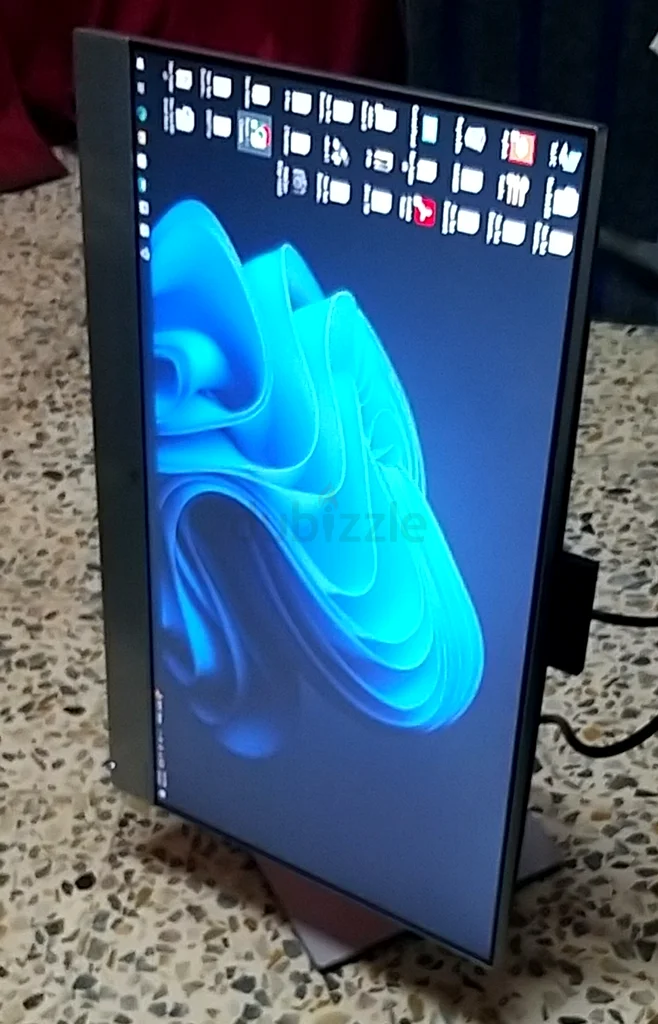 شاشة HP بحجم 24 بوصة، بإطار ضيق، عرض IPS، شاشة LED بدقة FHD مع كاميرا ومكبر صوت + حامل هيدروليكي، الموديل رقم E243M63257635421699114