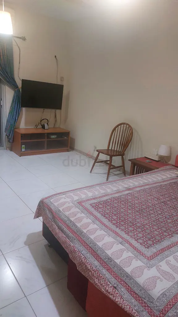 Apartment Spacious room available Dubai