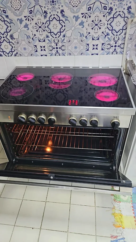 GlemGas electric ceramic cooking range