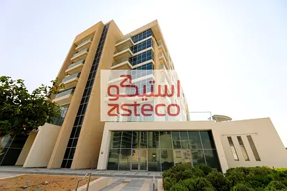 Book Now! Expansive New Home With Full Facilities