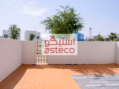 A Luxurious Home With Garden And Full Facilities