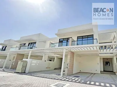 Ideal Location | Single Row | 4 Bed Townhouse
