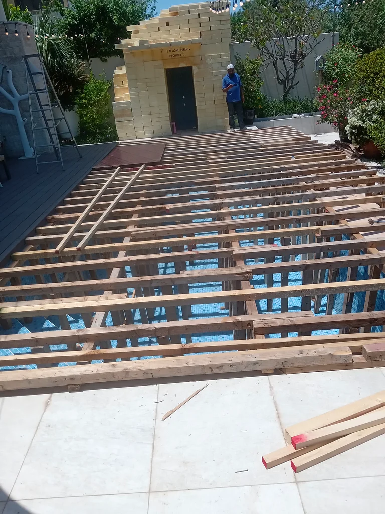 Carpenter and painting63216843043201113