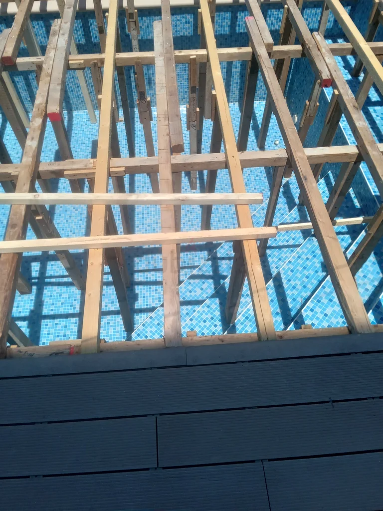 Carpenter and painting63216843043201112