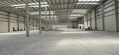 Brand New Warehouse With 350 Kw Power !!
