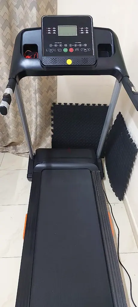 Treadmill with automatic incline, foldable, Bluetooth speaker دوبيزل