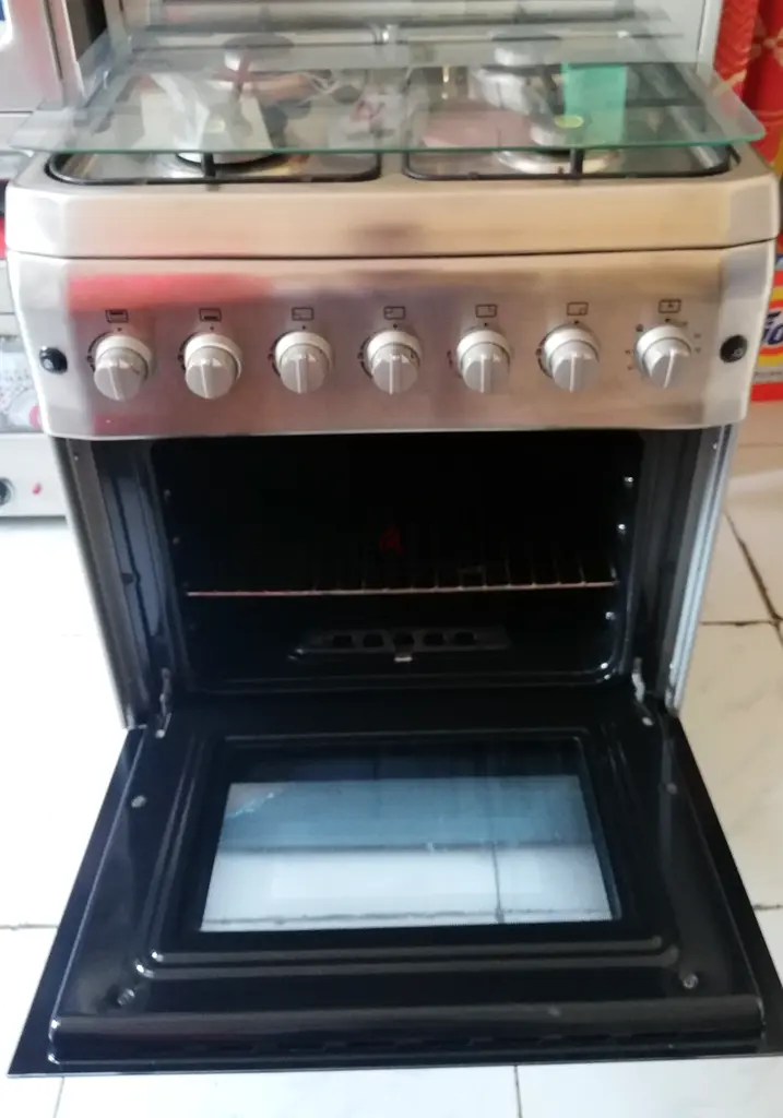 Westpoint cooking range four burner
