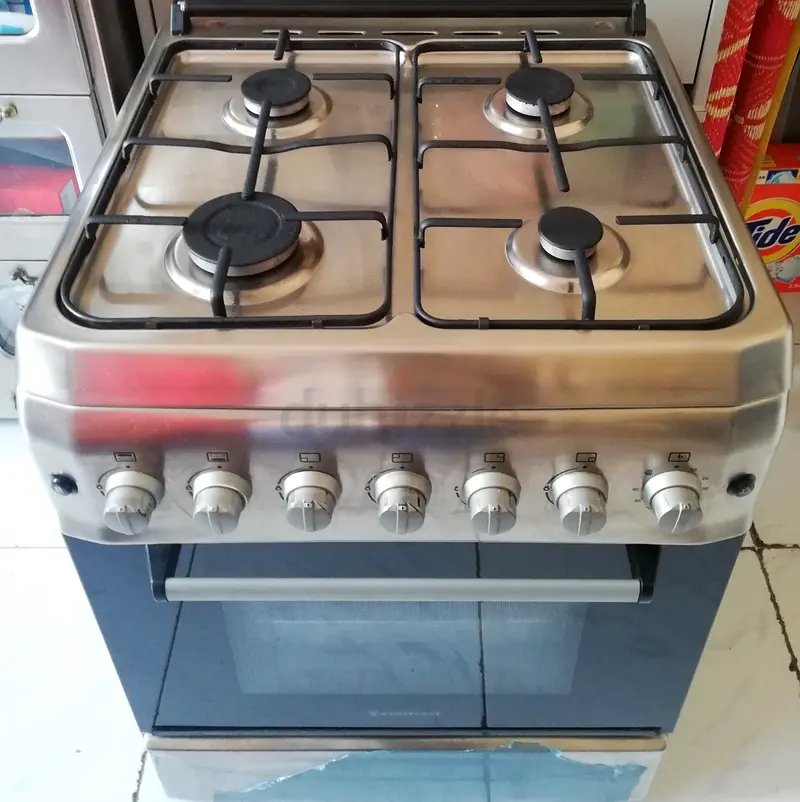 Westpoint cooking range four burner