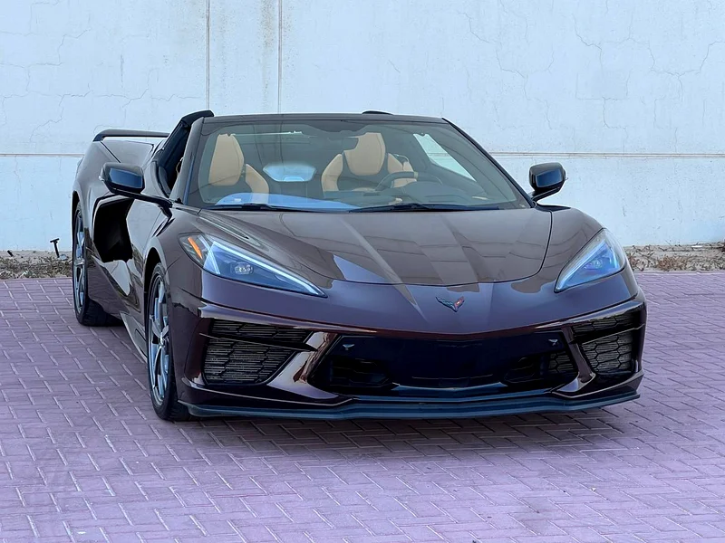 ALMOST NEW  CHEVROLET CORVETTE 2LT STINGRAY 6.2L - GCC SPECS - UNDER WARRANTY / JUNE 202663135494045953113