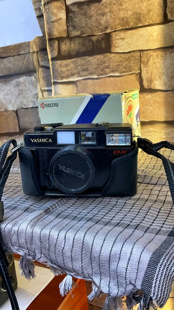 OLD yashica Camera  کمیرا قدیم یاشیکا 28 سنه عمر632341253173791124