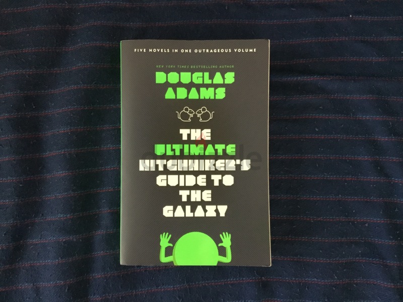 The Ultimate Hitchhikers Guide to the Galaxy: Five Novels in One ...