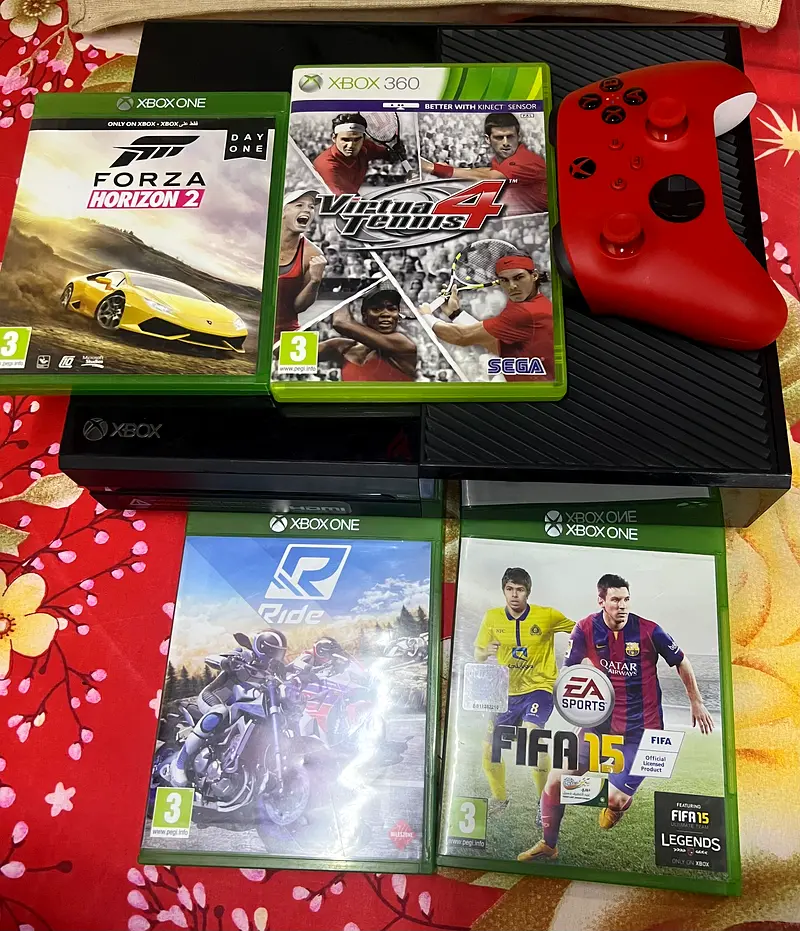 Xbox one for sale 1 controller with 4 games Good working condition Hdmi