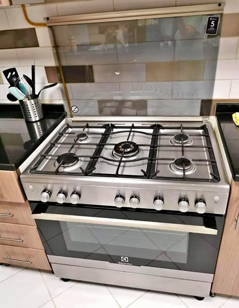 Electrolux gas stove 90 cm size