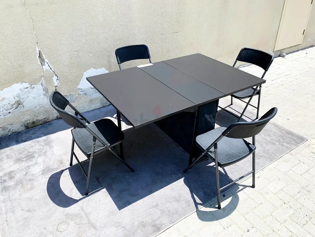 Outdoor folding chairs and table
