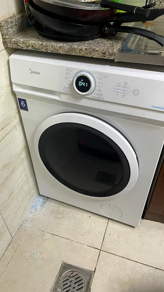 Midea 6kg washing machine for sale in emirates city ajman دوبيزل