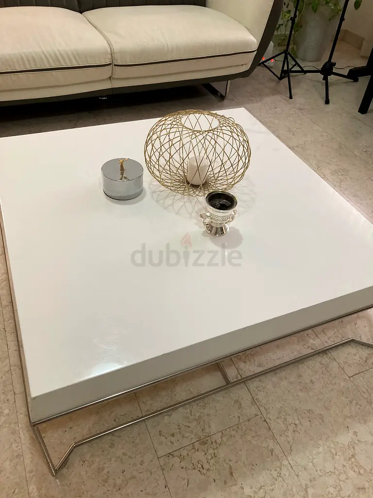 White glossy coffee table