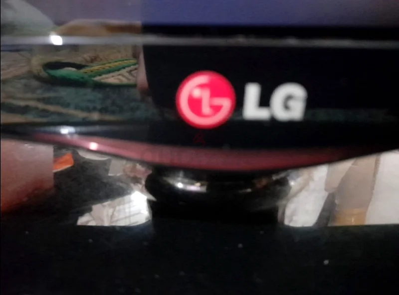 LG 42-inch LED TV63259178439810112