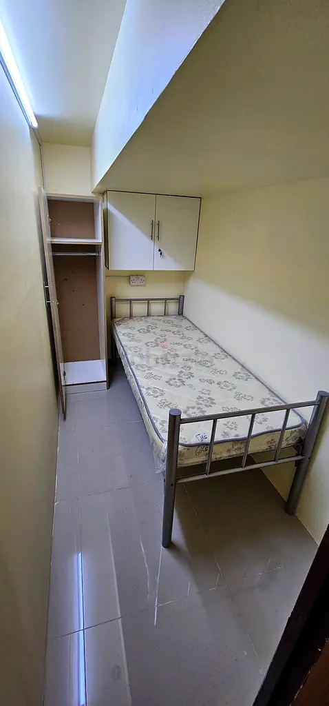 Apartment KARAMA BURJUMAN PARTITION ROOM. FURNISHED Dubai