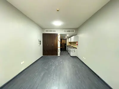 Investor Deal ! Rennovated - Studio Apartment ! Vacant