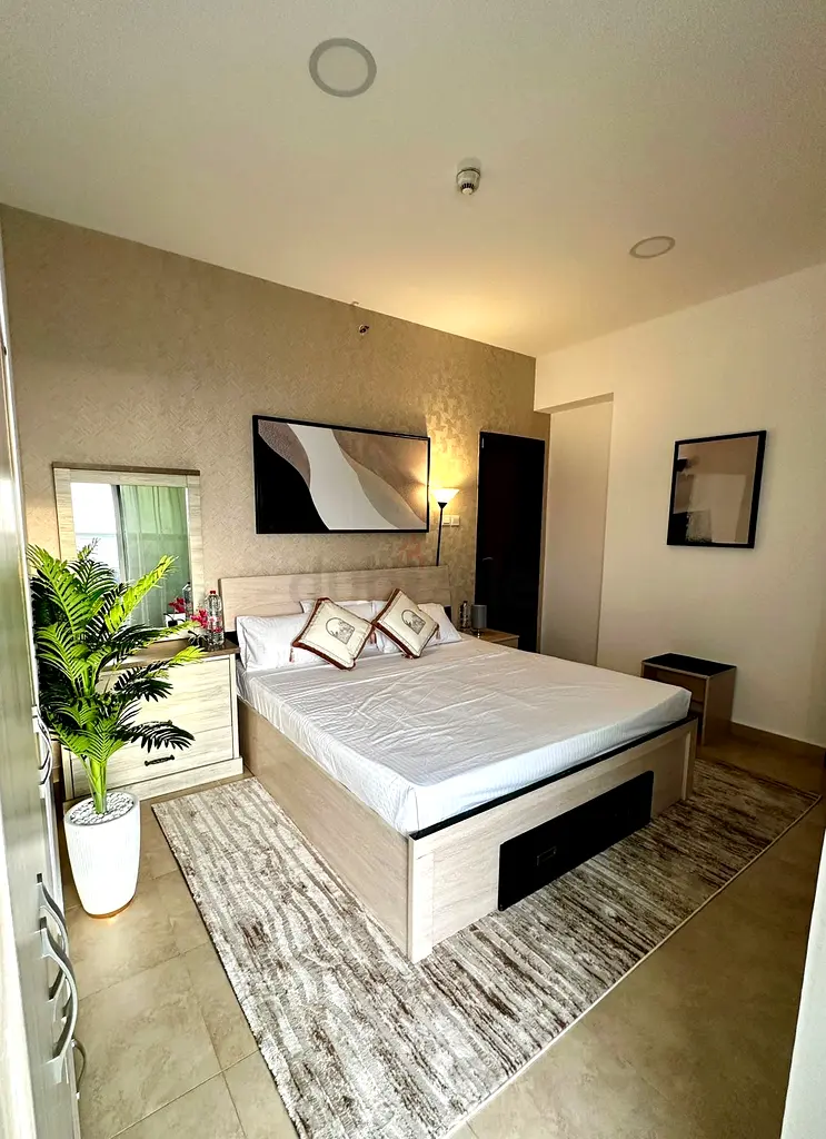 Apartment Master Room with Balcony in JLT near DMCC Metro Dubai