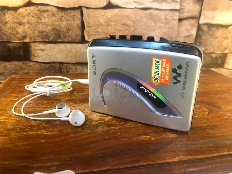 walkman sony cassette player \ مسجل صغير سوني632607369303051112