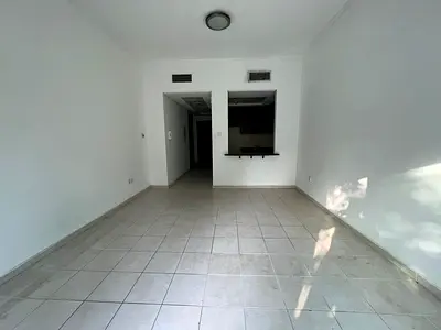 Spacious Studio Near To Metro Available For Rent