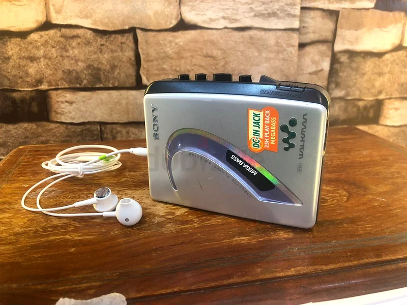 walkman sony cassette player \ مسجل صغير سوني63260736930305113