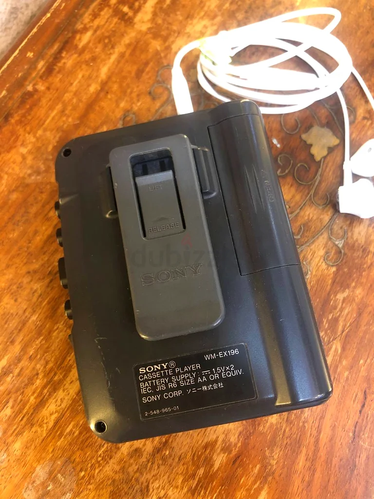 walkman sony cassette player \ مسجل صغير سوني63260736930305111