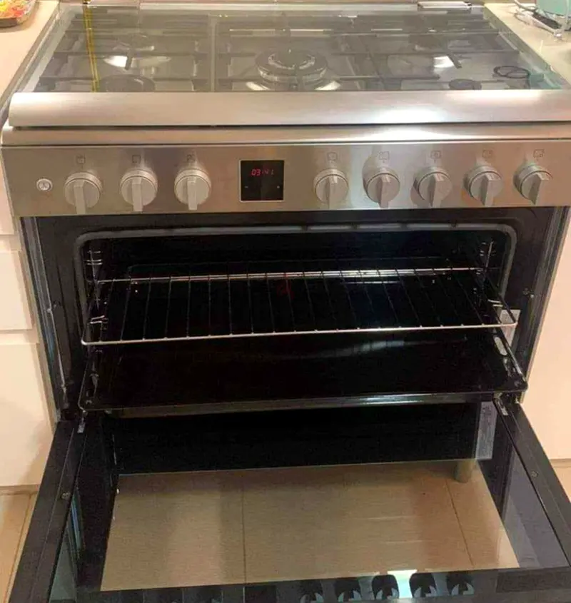 Bosch 5 Burner Full Gas cooker Oven with Fan 90 by 60 cm