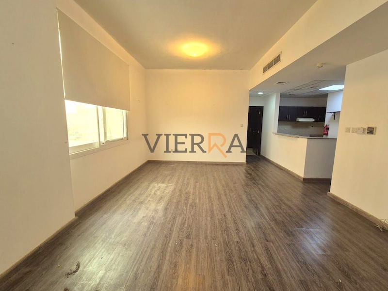 Apartment: Double parking l spacious layout l Big balcony l laundry ...