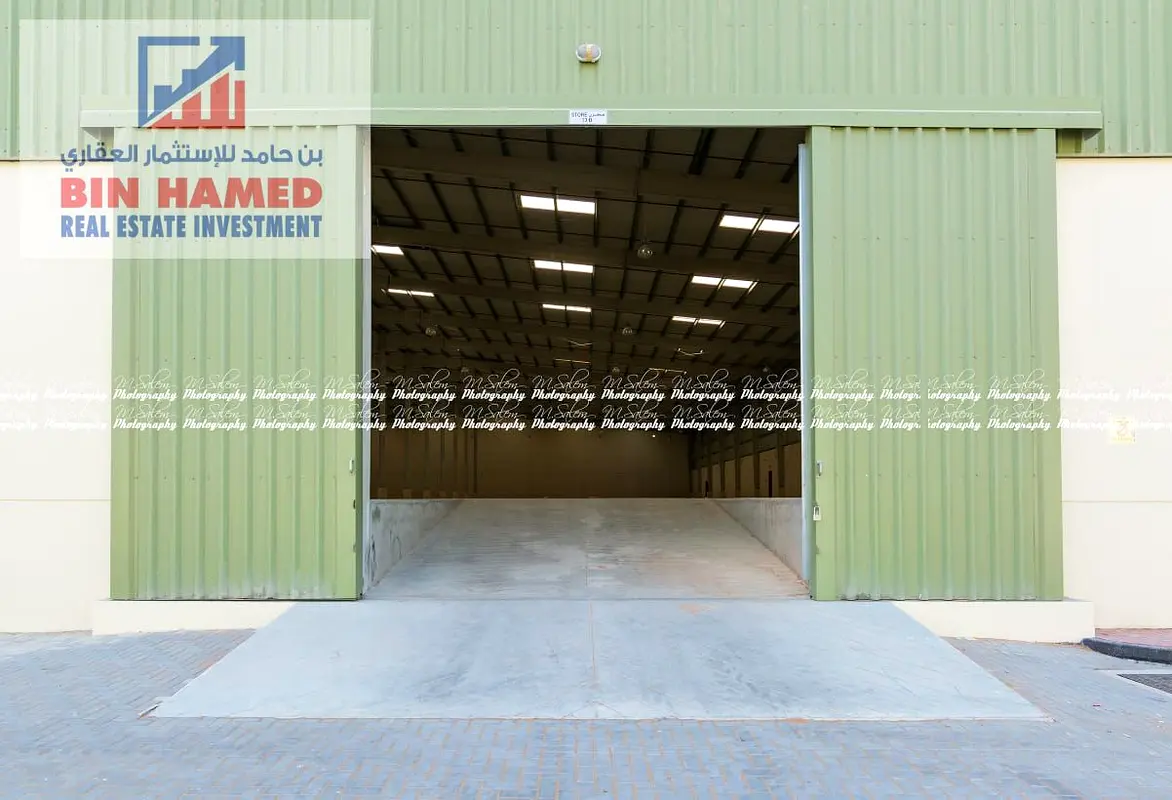 Warehouse For rent a large warehouse in the modern industrial area in