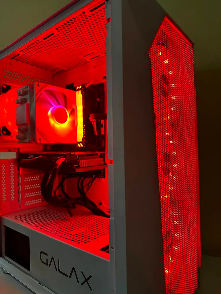 2300 AED / Highend gaming pc/ intel i5 9400 gtx 1660super 16gb rgb