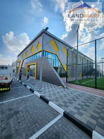 Showroom For Rent Best Opportunity Book Now | Main Road | Brand New Showroom