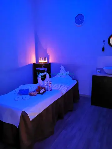 Hot Deal!!! Spacious || Ideal For Spa || Fitted And Furnished ||