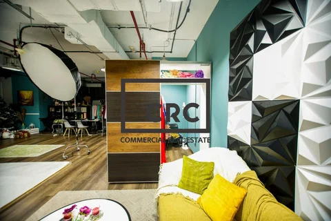 Fitted | Bright Corned Unit | Rented