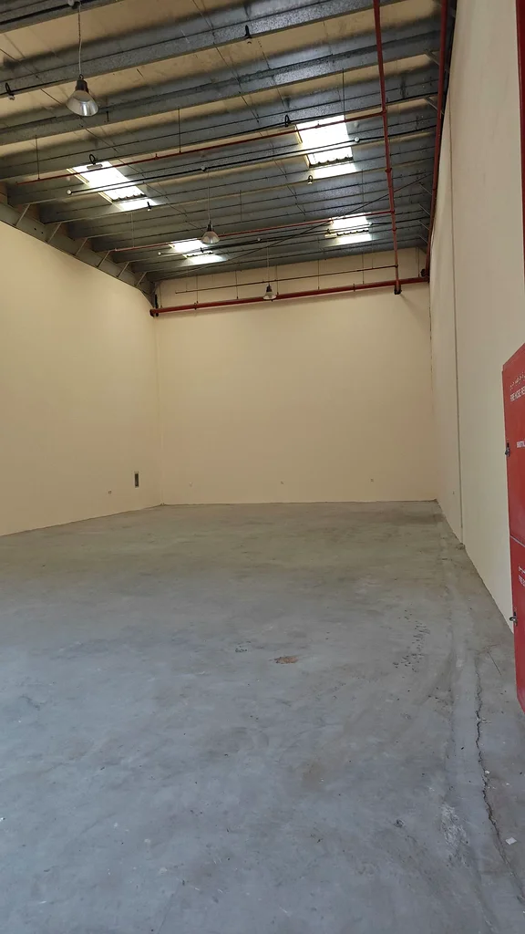 Warehouse WHERE HOUSE IN SAJJA 2400 SQFT FOR RENT Sharjah