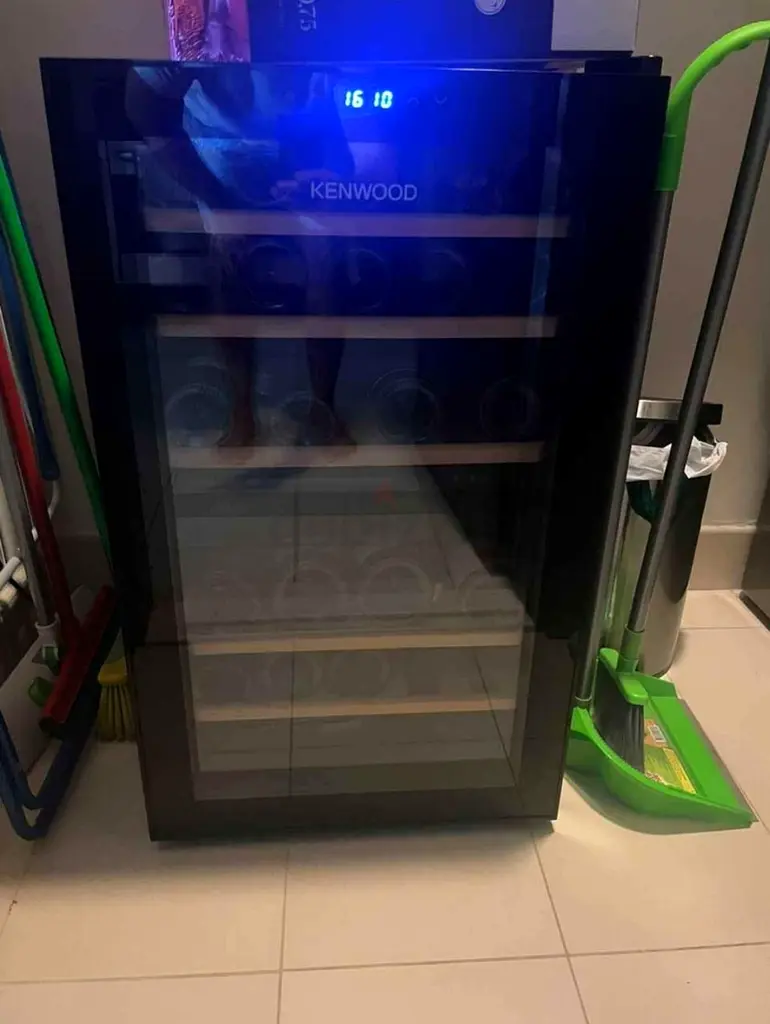 Kenwood wine fridge 43 bottles capacity dual temperature