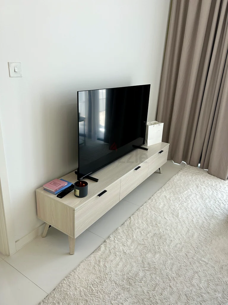 Wainy TV stand Unit