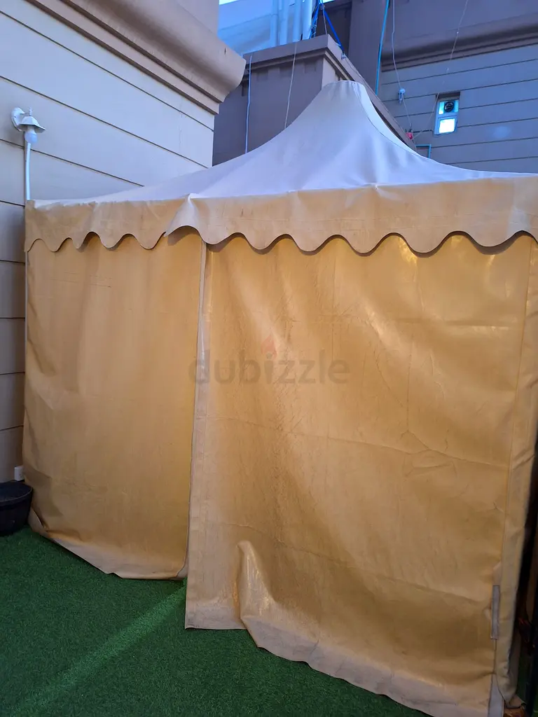 Outdoor tent